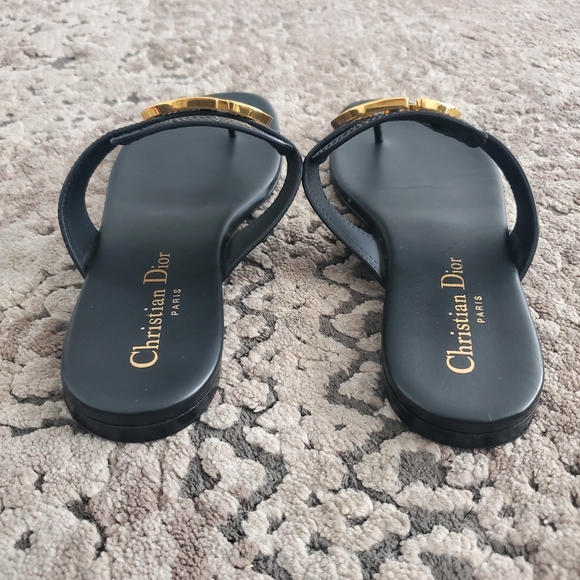 Christian Dior Montaigne CD Logo Flat Leather Thong Sandals 35.5 - Picture 5 of 8
